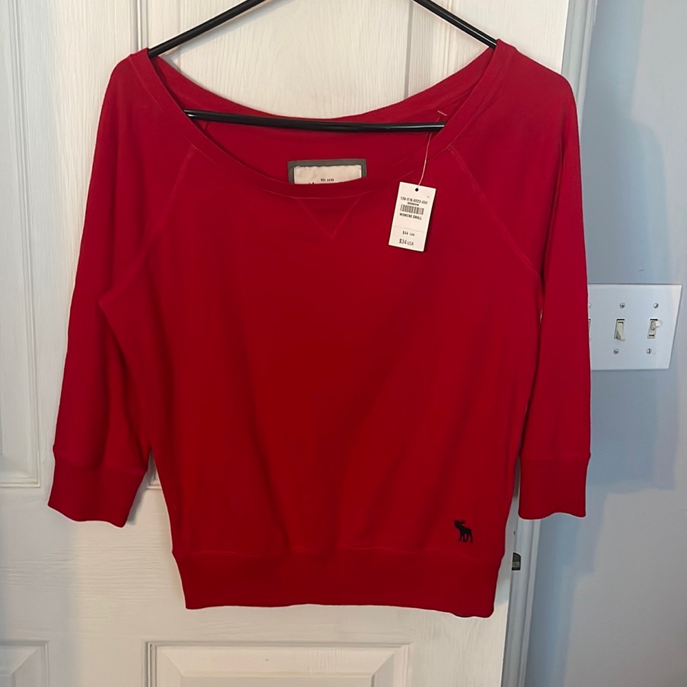 Abercrombie & Fitch womens small sweater with tag.